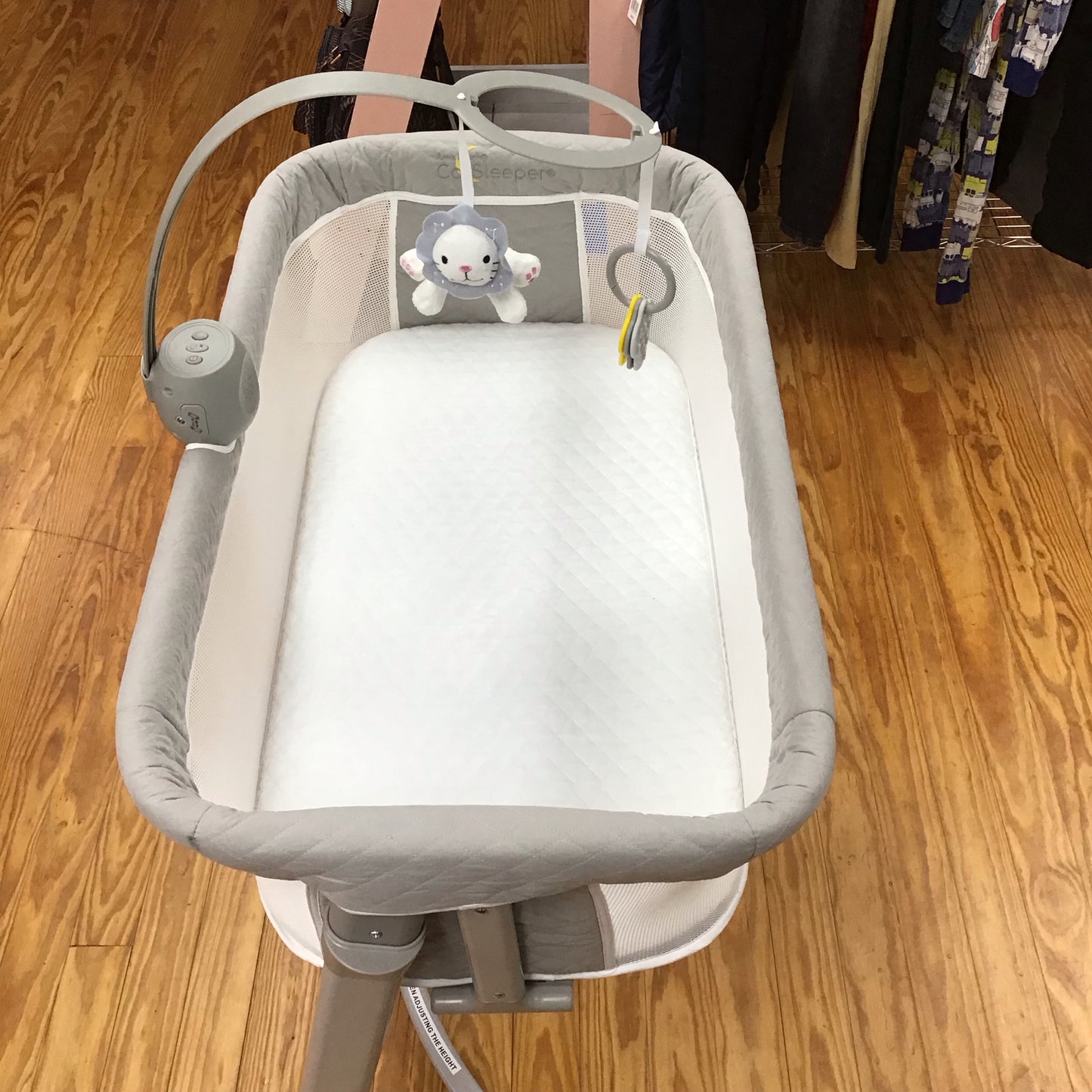 Arms Reach Versatile Bassinet - This item does not ship