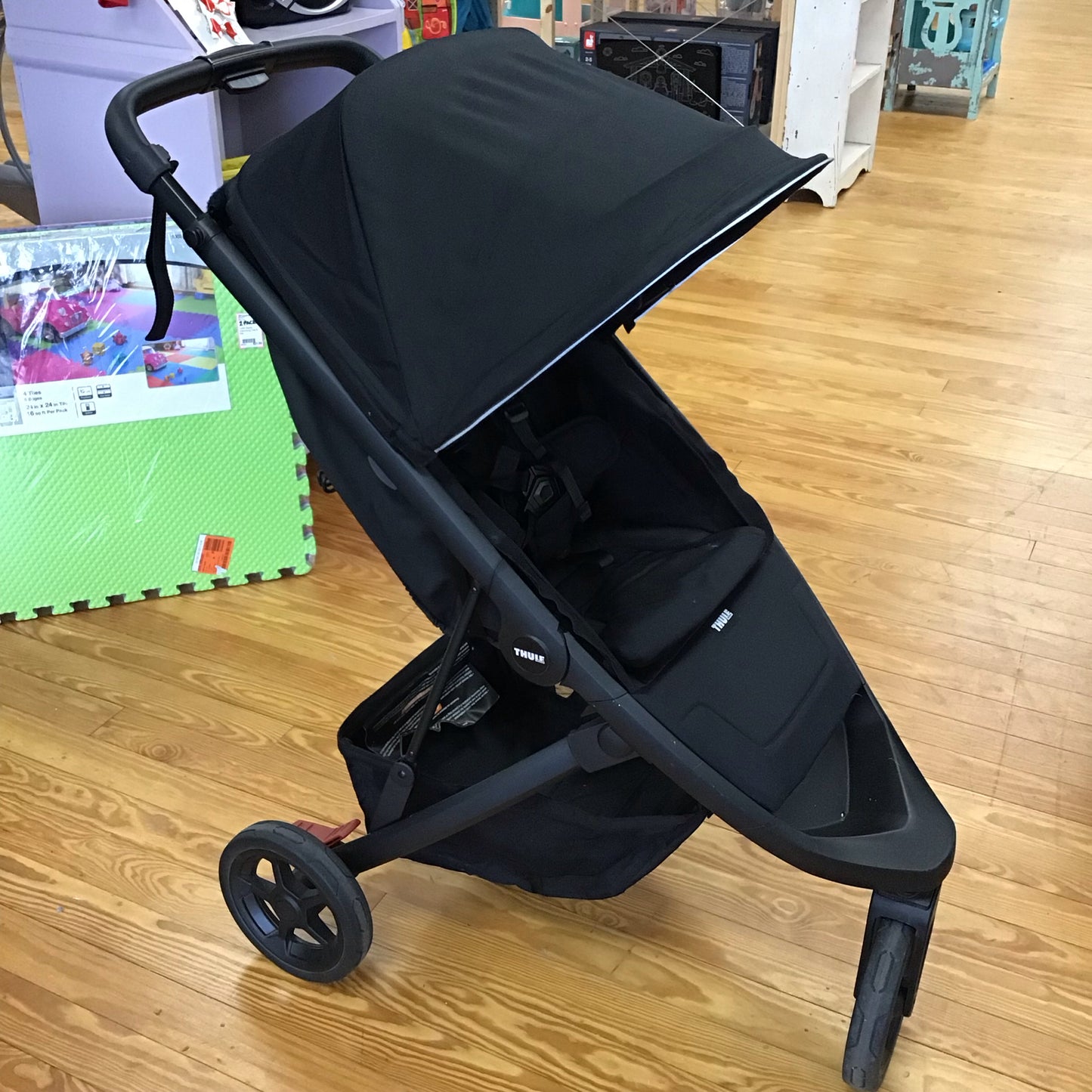 Thule Spring Compact Stroller - This Item Does NOT Ship