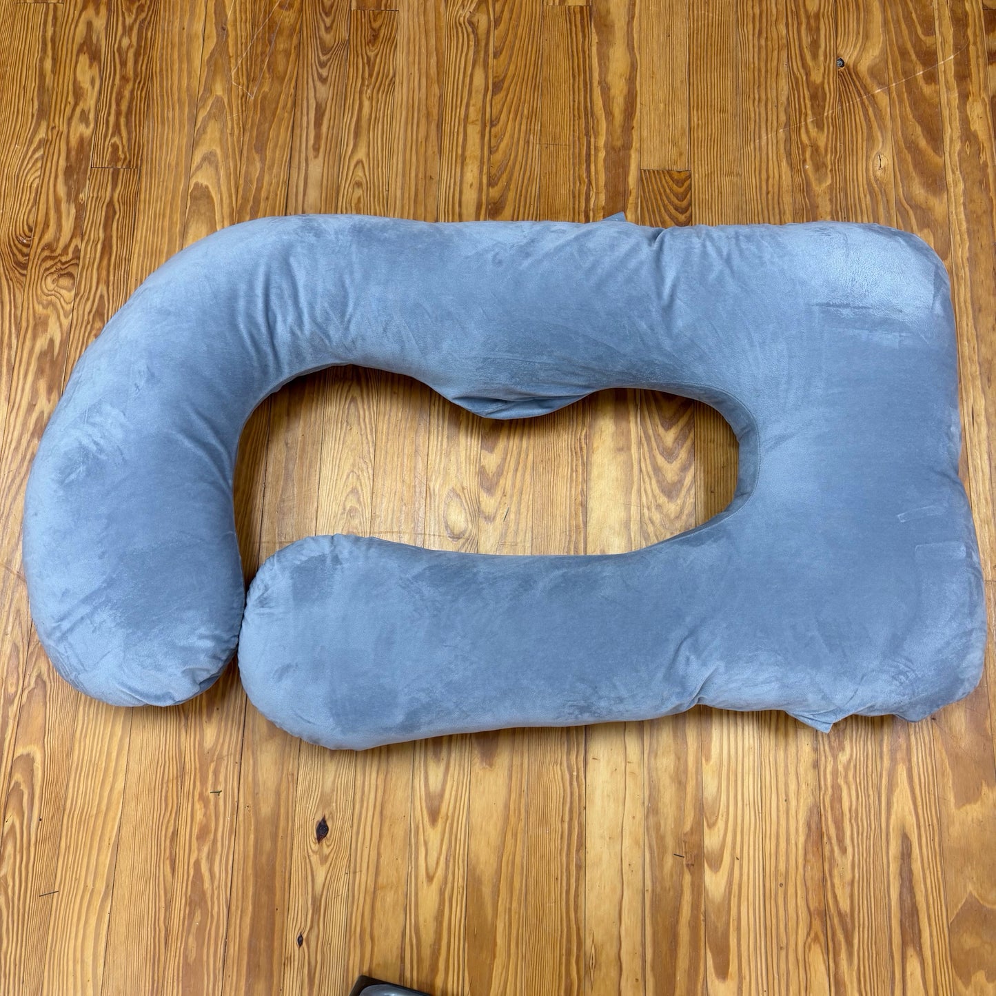 Momcozy Pregnancy Pillow - This item does not ship