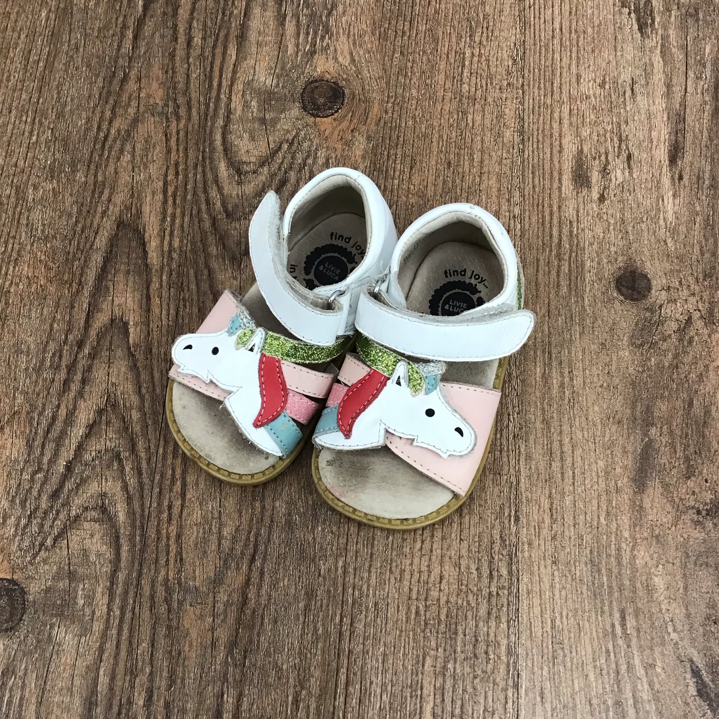 Livie & Luca Sandals Size 4